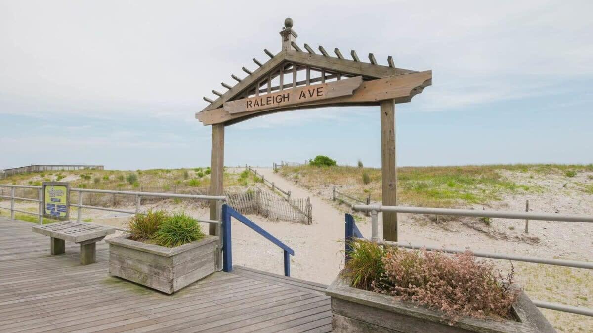 Escape To Raleigh Ave 3 Steps From The Beach Атлантик Сити Екстериор снимка